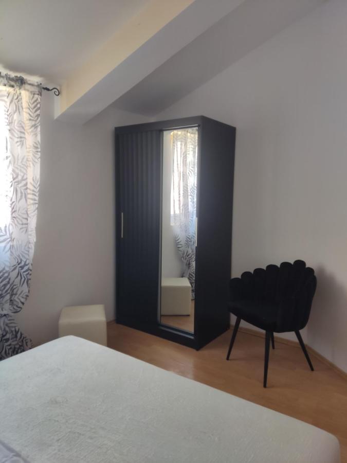 Apartments Villa Dalmatina Vodice Exteriör bild