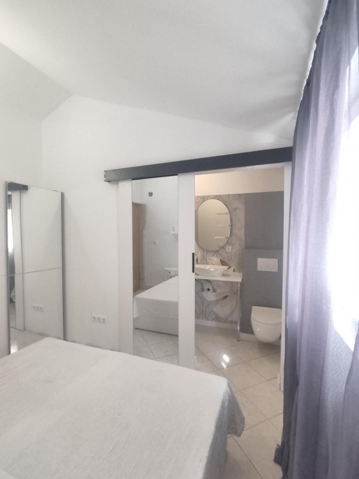 Apartments Villa Dalmatina Vodice Exteriör bild