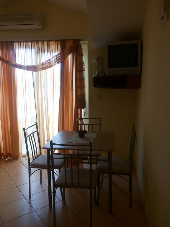 Apartments Villa Dalmatina Vodice Rum bild